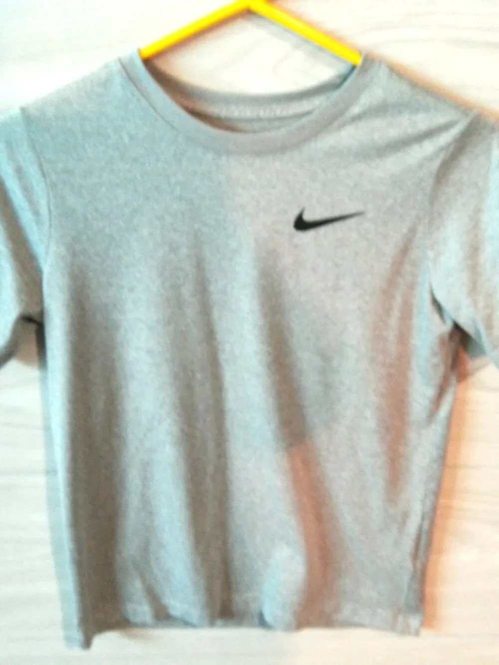 Nike T-Shirt Boy's Size Large Dri-Fit Gray Short Sleeves Sports Active Polyester